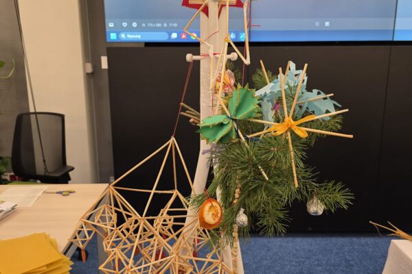 CHRISTMAS GATHERING5